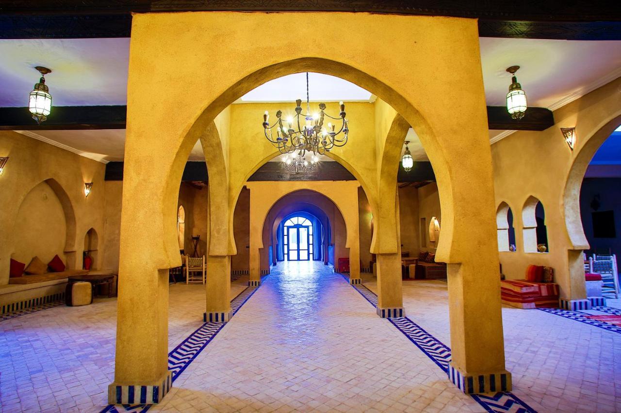 Riadsuerteloca Merzouga Hassilabied Luaran gambar The interior of the hotel