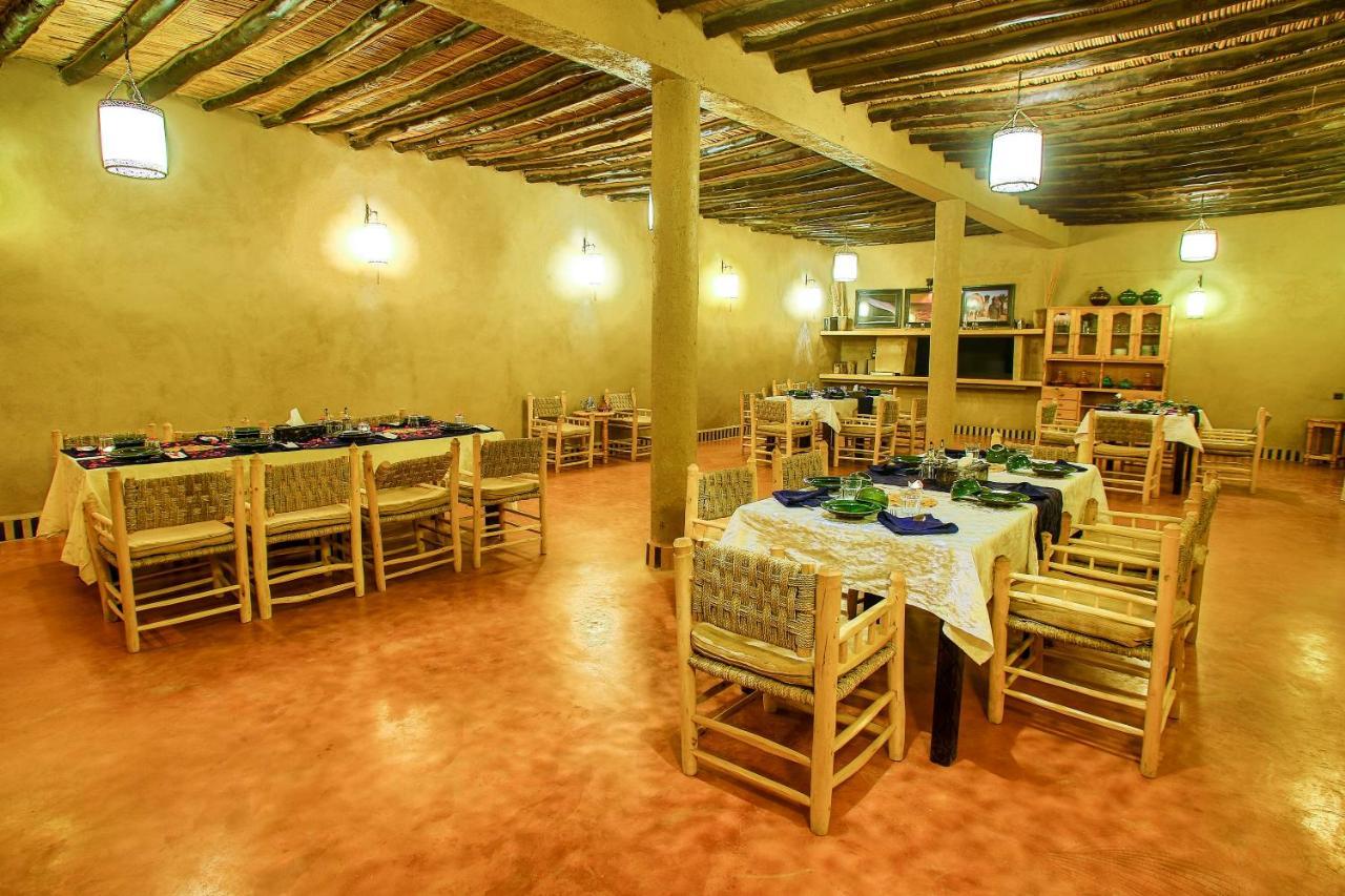 Riadsuerteloca Merzouga Hassilabied Luaran gambar The dining room at the Al Maha Desert Resort