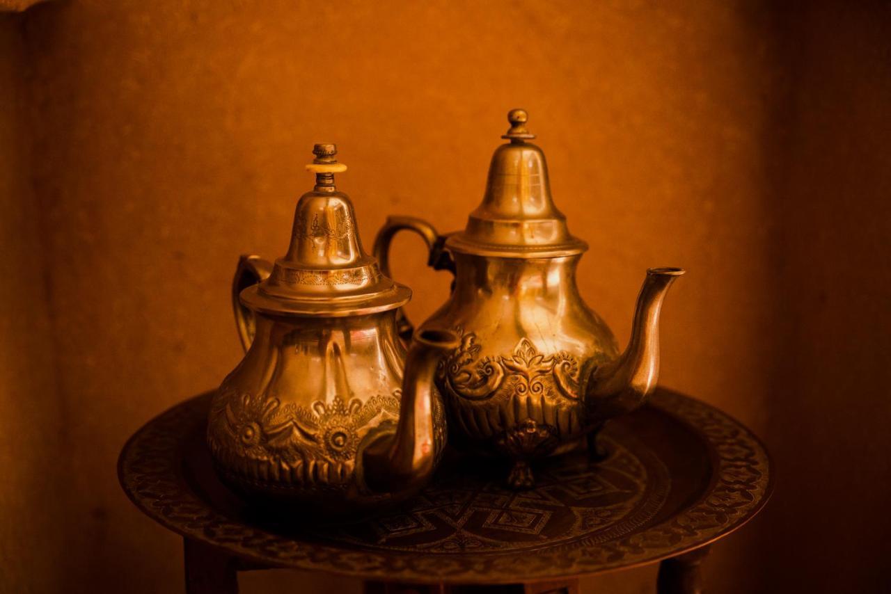 Riadsuerteloca Merzouga Hassilabied Luaran gambar Teapots in Morocco