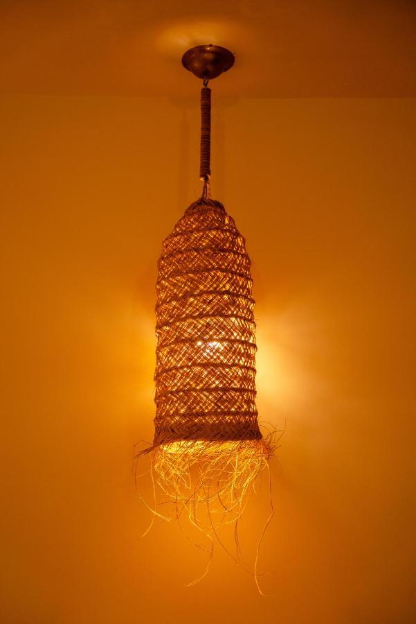 Riadsuerteloca Merzouga Hassilabied Luaran gambar A traditional lamp