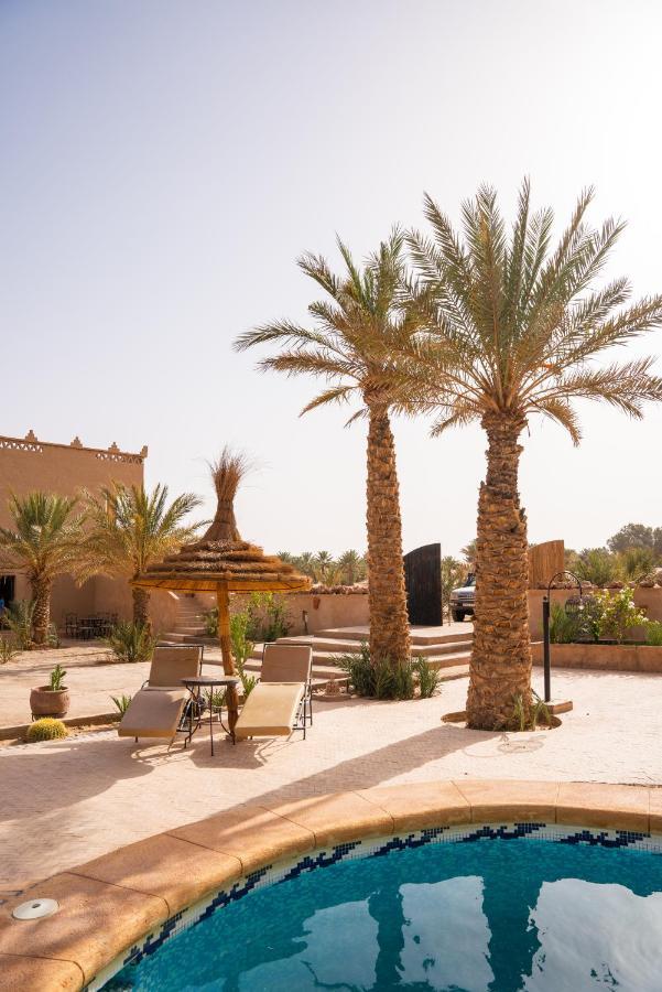 Riadsuerteloca Merzouga Hassilabied Luaran gambar The resort's main courtyard
