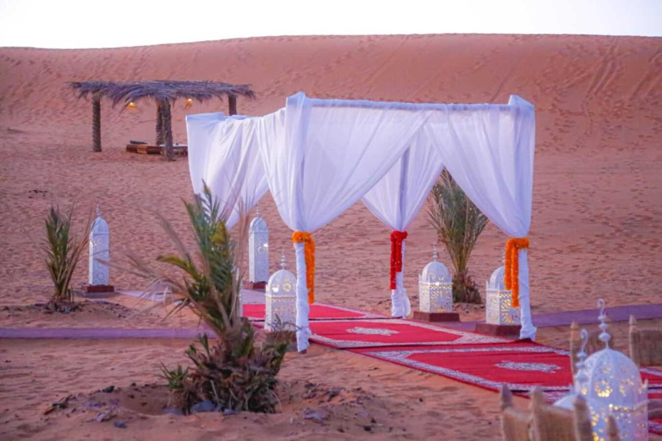 Riadsuerteloca Merzouga Hassilabied Luaran gambar A tent in the desert