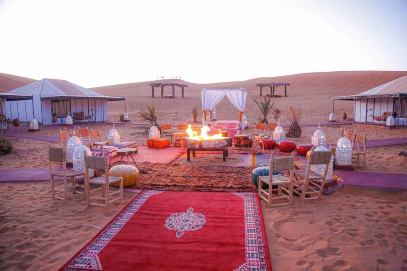 Riadsuerteloca Merzouga Hassilabied Luaran gambar A luxury desert camp in the Sahara