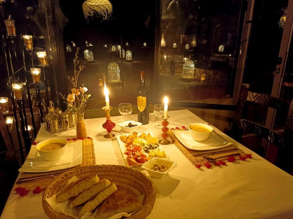 Riadsuerteloca Merzouga Hassilabied Luaran gambar A romantic dinner